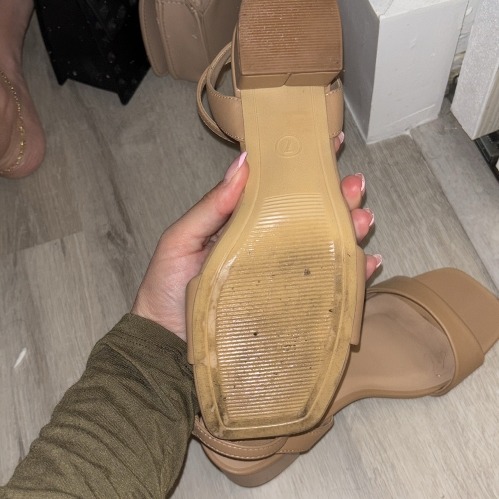 Heel Sandals - Picture 6 of 8